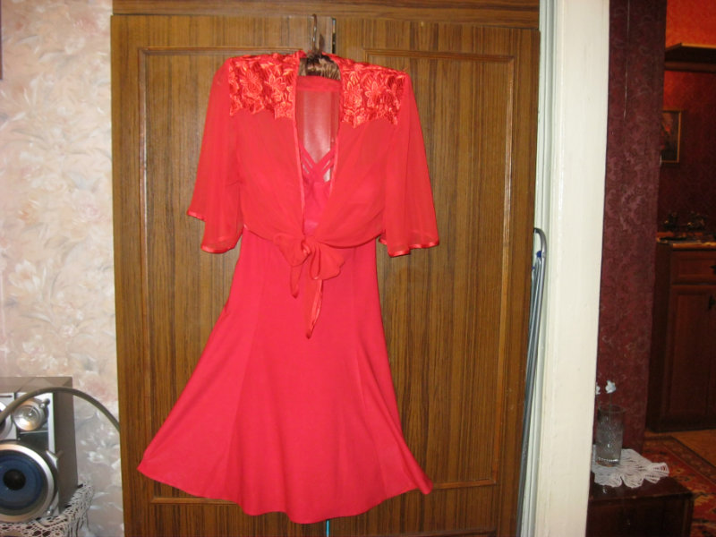 Продам: нарядное платье импортное
