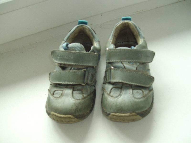 Продам: обувь на ребенка.