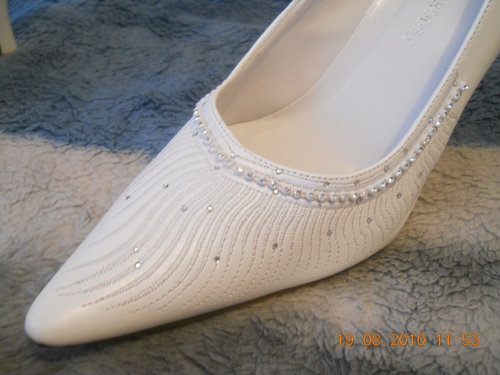 Продам: Продам свадебные туфли