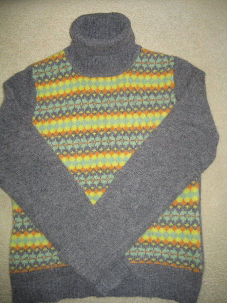 Продам: Новый свитер на девочку