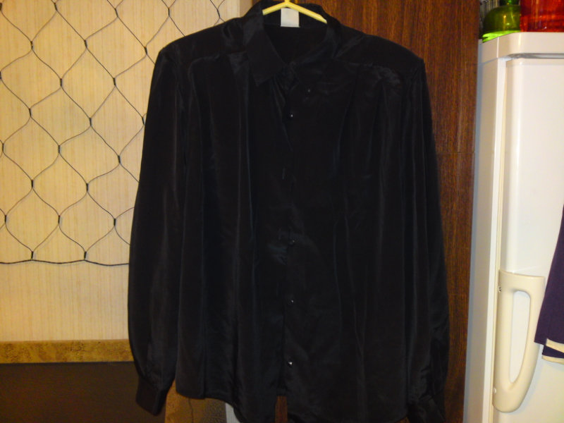 Продам: Блузка черная
