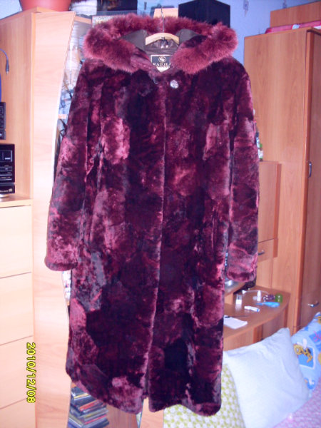 Продам: Шубу мутоновую,цвет бордо,48-50 размер