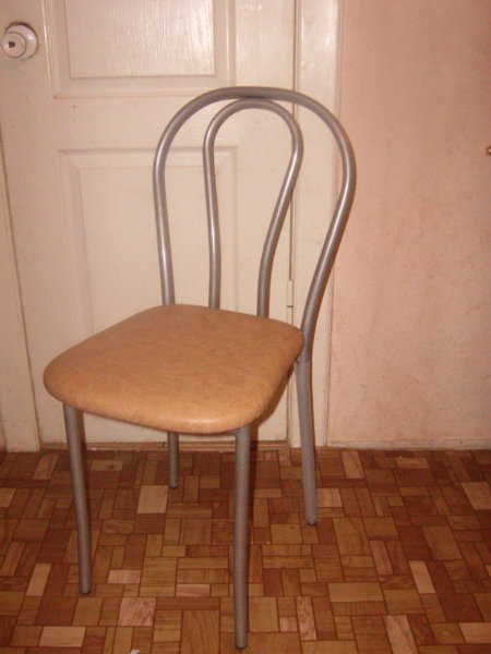 Продам: стулья новые недорого
