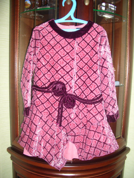 Продам: нарядное платье на  5-6лет