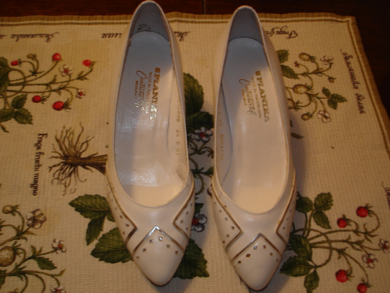 Продам: туфли  новые свадебные