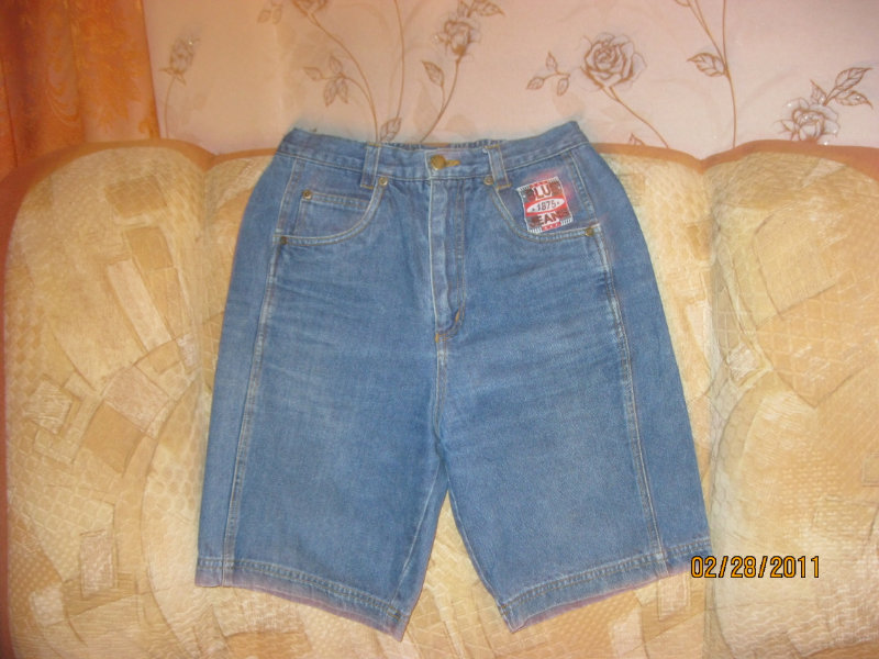 Продам: шорты джинсовые