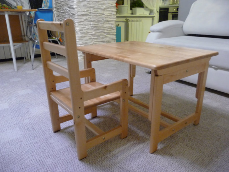 Продам: Стол-парта и стульчик из дерева