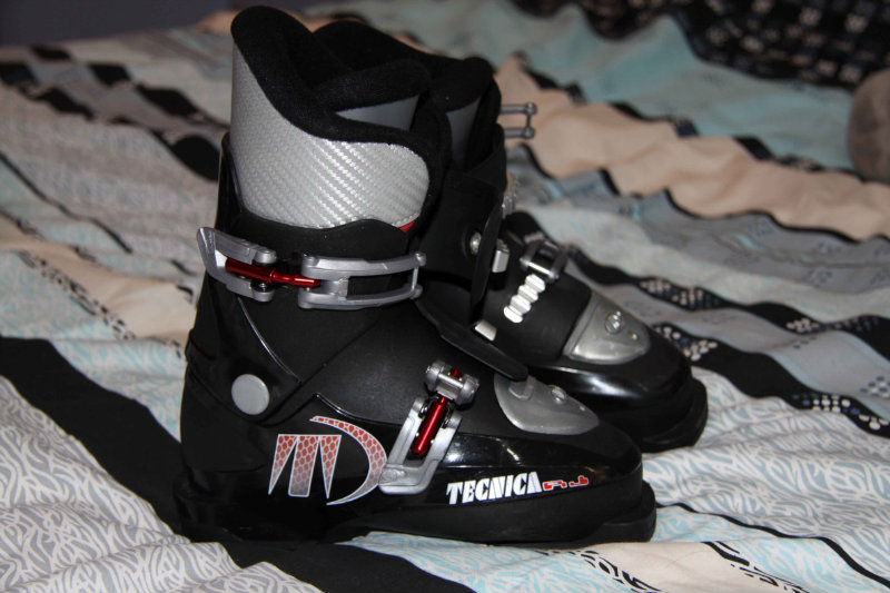 Продам: Детские горнолыжные ботинки Tecnica