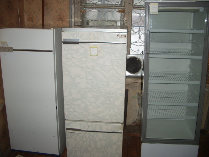 Б у холодильники в красноярске. Утилизация холодильников. Холодильник Саратов старый. Прием старых холодильников в Красноярске. Вывоз холодильника из квартиры Балаково.
