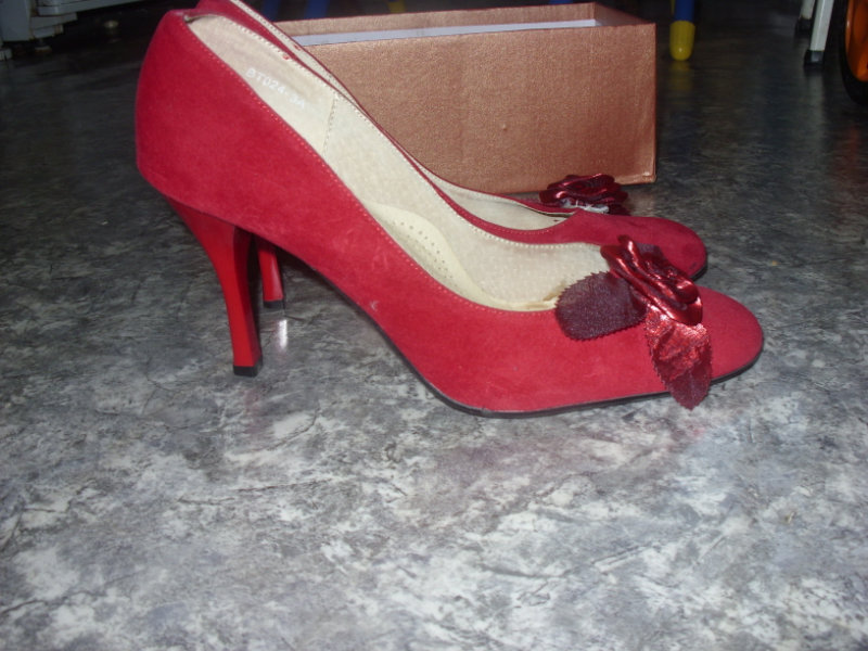 Продам: Туфли красные