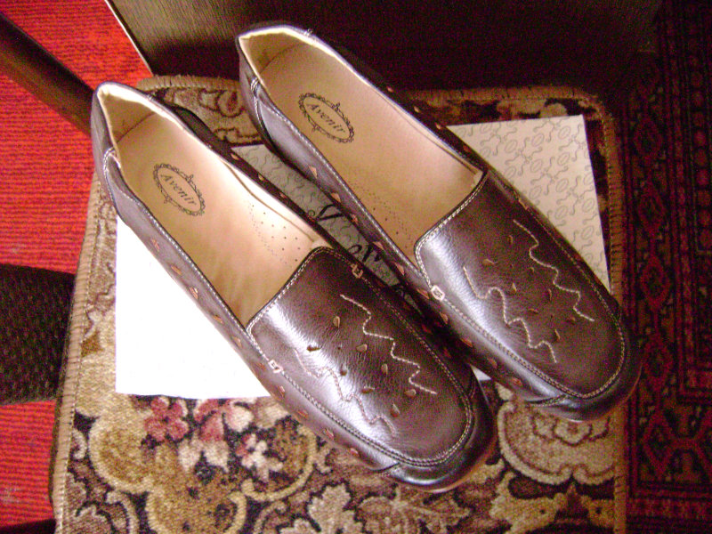Продам: Туфли коричневые р-р 40
