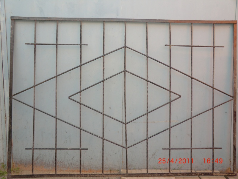 Продам: решётка оконная на трёхстворчатое окно