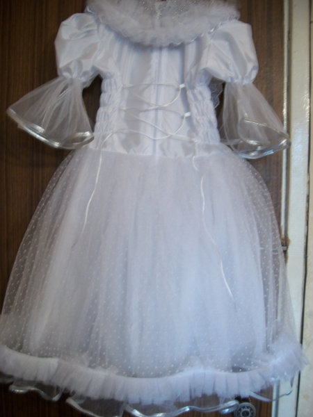 Продам: Прадничное платье для девочки