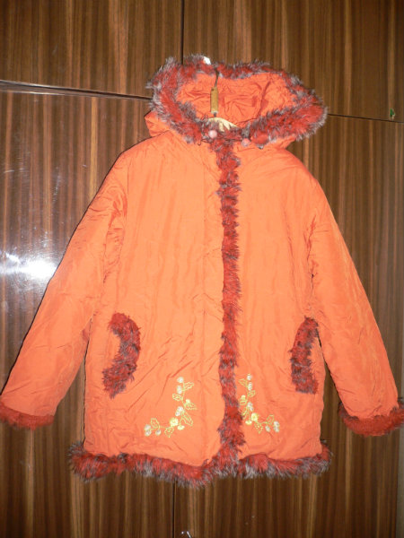 Продам: Куртка на весну р.128