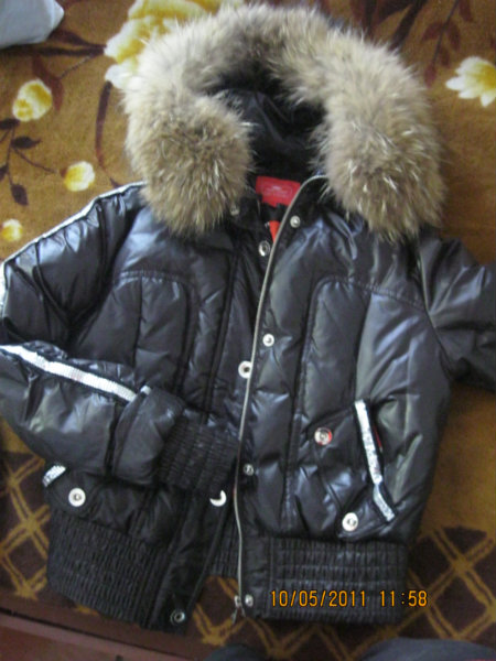 Продам: Куртка зимняя короткая тёплая
