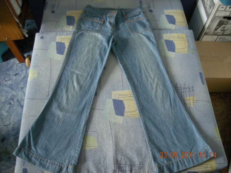 Продам: фирменнные джинсы NEXT на девушку