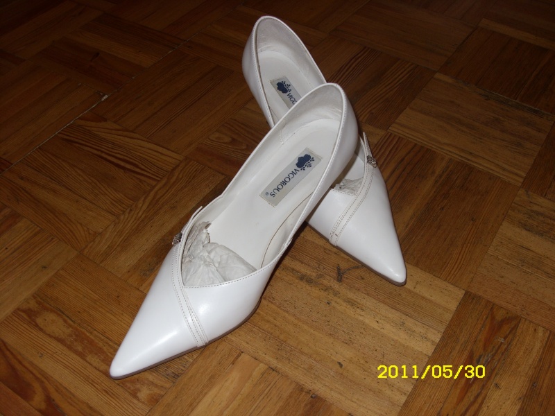 Продам: Туфли Vigorous белые
