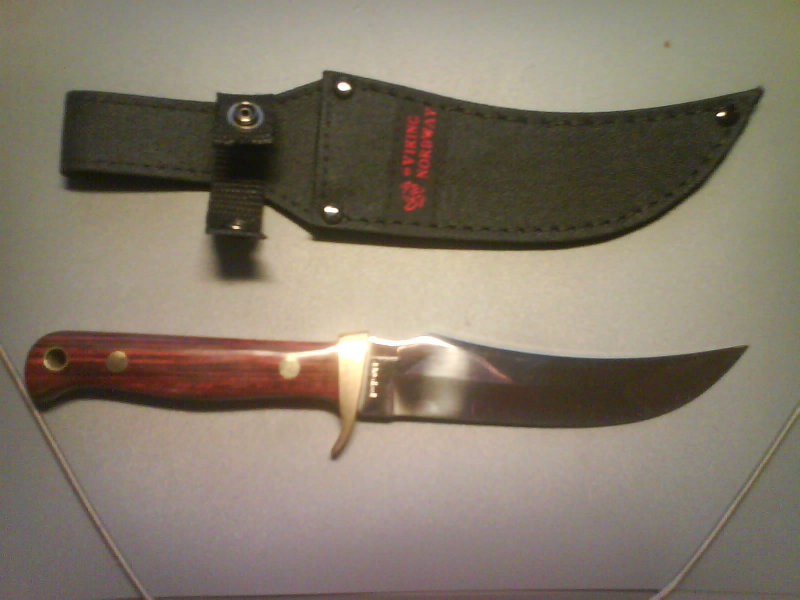 Продам: Нож (D008)