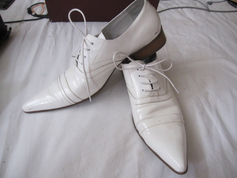 Продам: Мужские белые лаковые туфли р. 43