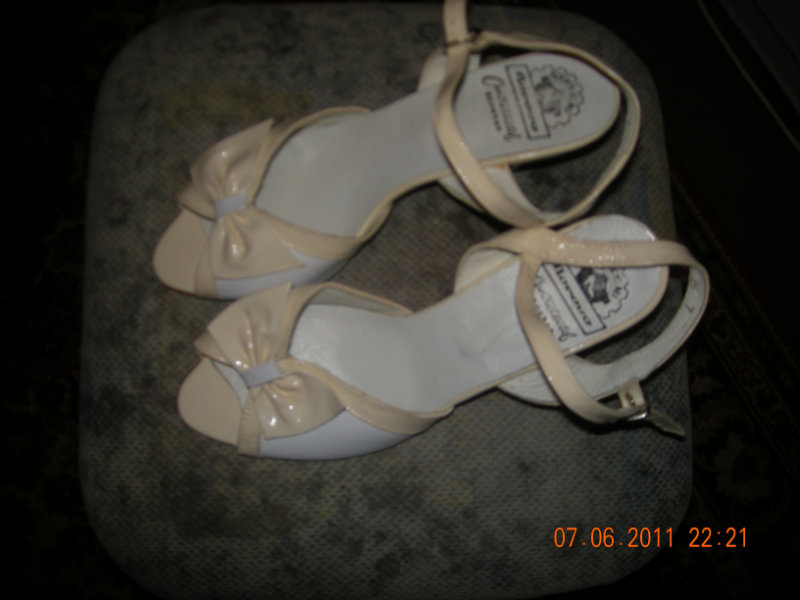 Продам: продам женскую обувь 37-38 размера
