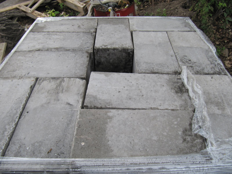 Продам: блок бетонный фундаментный