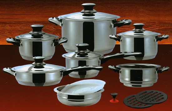 Продам: Набор металлической посуды 17 предметов