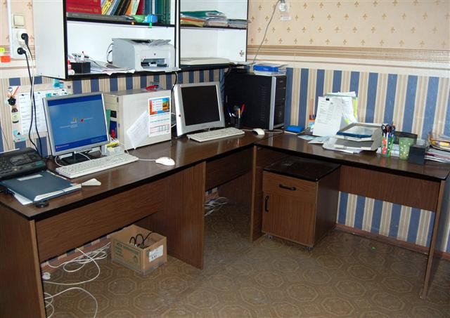 Продам: стол офисный