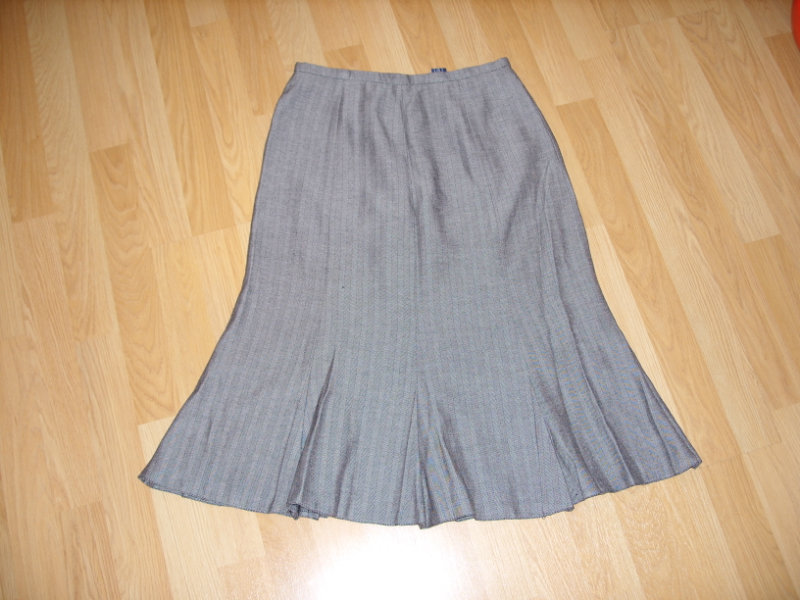 Продам: 2 женские юбки 44-46 р-р