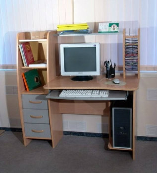 Продам: Компьютерный стол "Школьник-Класс&q