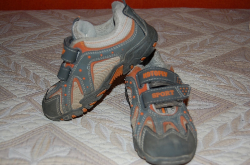 Продам: кроссовки