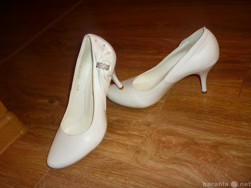 Предложение: Туфли белые