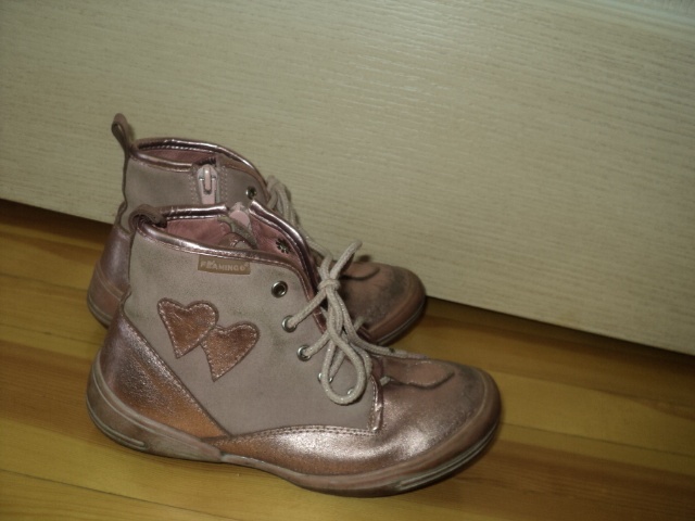 Продам: сапожки ботинки демисезонные для девочки