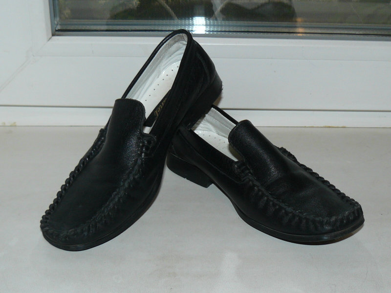 Продам: обувь для школы в отличном состоянии