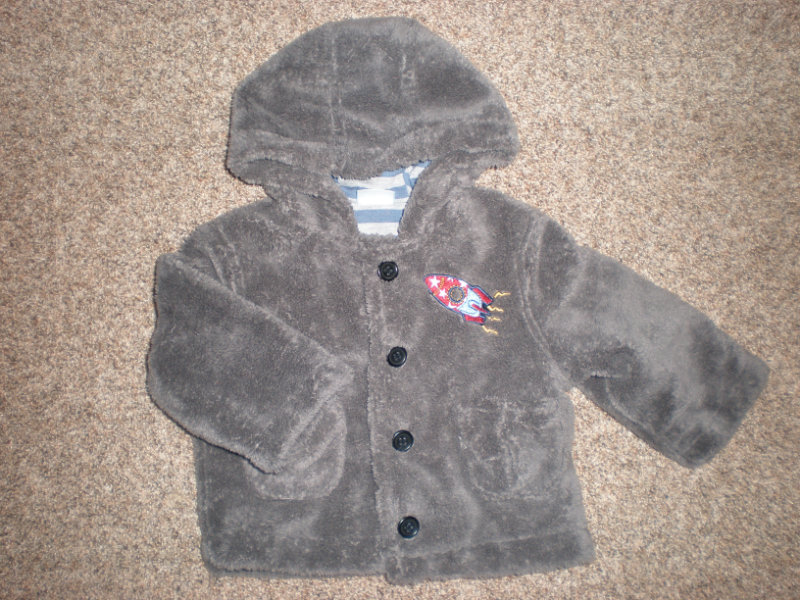 Продам: Курточка теплая на 3-7 месяцев