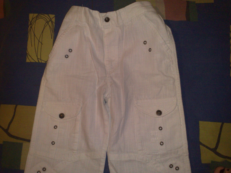Продам: Новые белые льняные брюки на мальчика