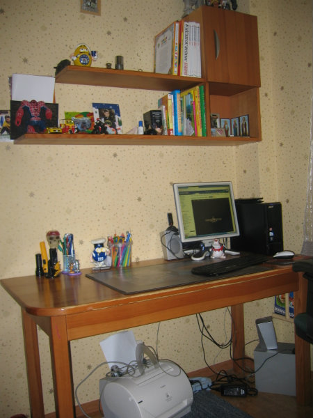 Продам: письменный стол,тумба,полка