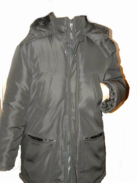 Продам: Куртка теплая с капюшоном новая