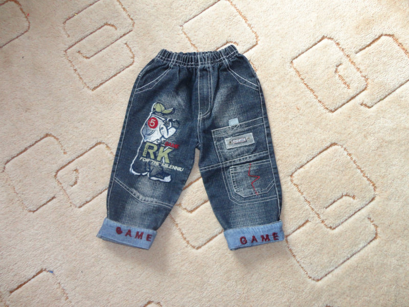 Продам: джинсы на мальчика
