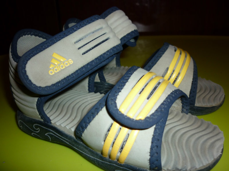 Продам: Босоножки ADIDAS р-р 25