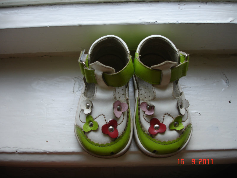 Продам: Детские сандалии для девочки