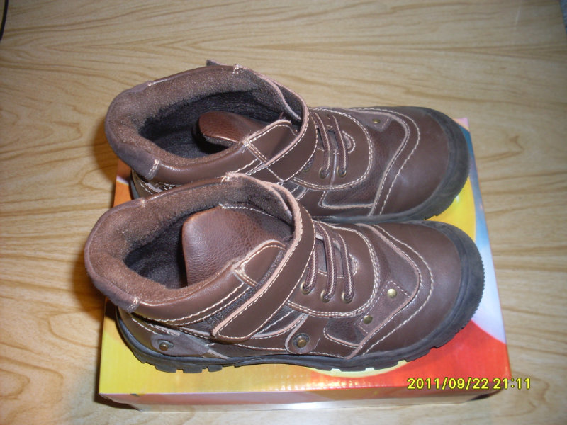 Продам: ботинки демисезонные для мальчика