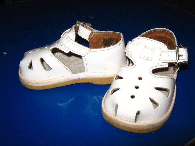 Продам: сандалики на малышку