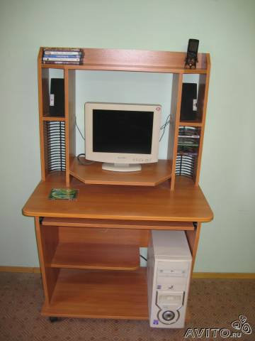 Продам: Компьютерный стол на колесных опора СК-3