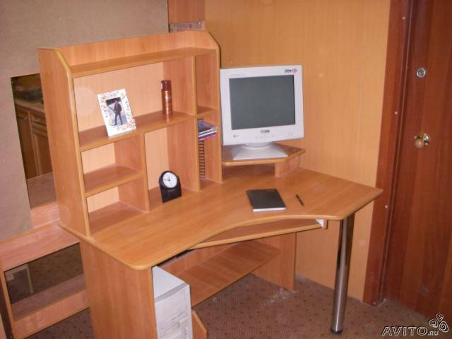 Продам: Угловой компьютерный стол  «СУ-6"