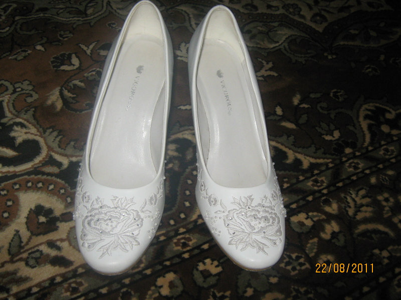 Продам: Свадебные белые туфли