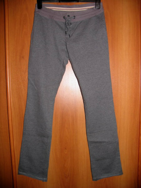 Продам: Новые фирменные штаны Convers