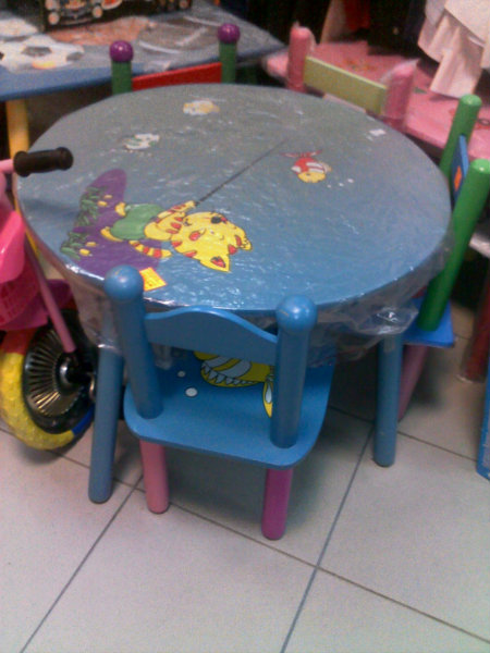 Предложение: детский стол и  2 стульчика
