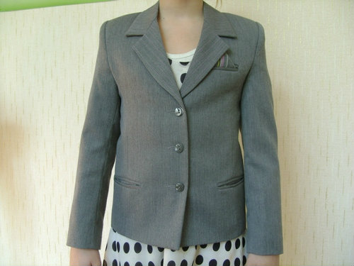 Продам: Школьная форма для девочки – пиджак и юб