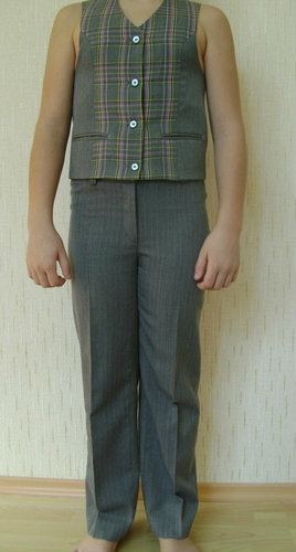 Продам: Школьная форма для дев – жилетка и брюки