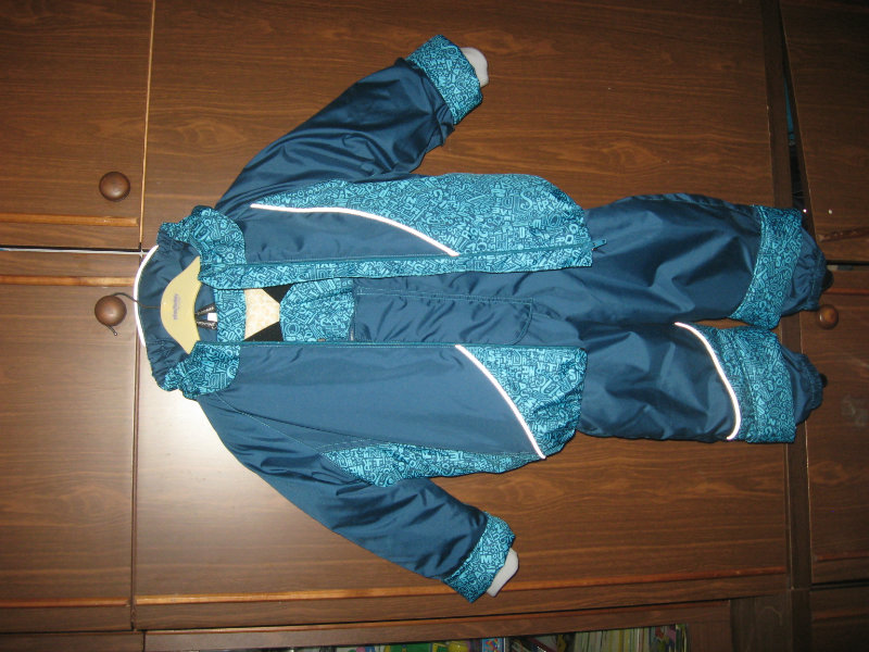 Продам: новый раздельный костюм на осень-зиму